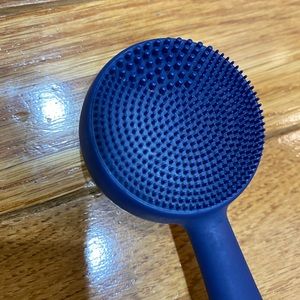 P M D Facial Cleansing Device